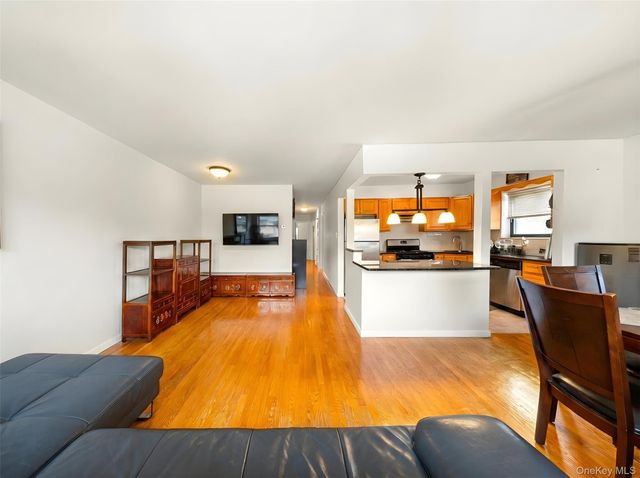 240-22 70th Avenue, Little Neck, NY 11362