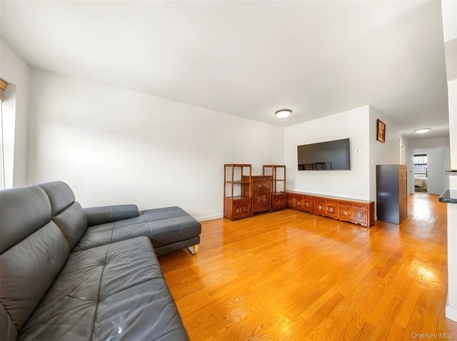 240-22 70th Avenue, Little Neck, NY 11362