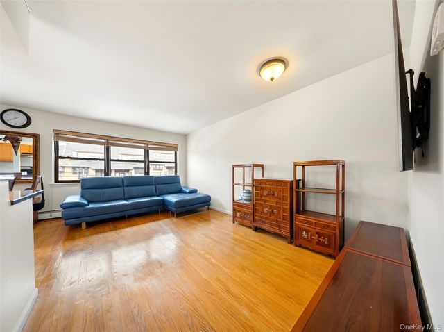 240-22 70th Avenue, Little Neck, NY 11362