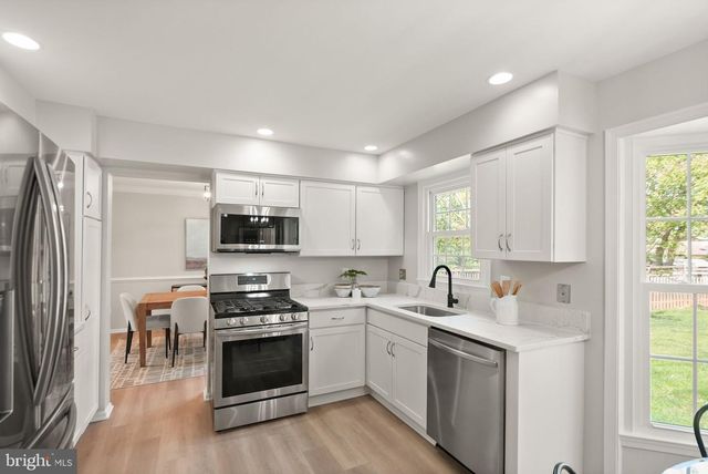 2592 JOHN MILTON DR, Herndon, VA 20171