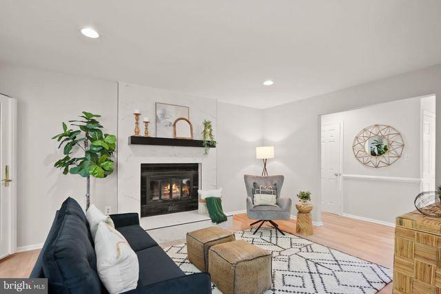 2592 JOHN MILTON DR, Herndon, VA 20171