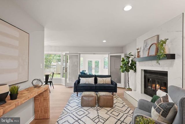 2592 JOHN MILTON DR, Herndon, VA 20171