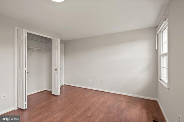 2592 JOHN MILTON DR, Herndon, VA 20171