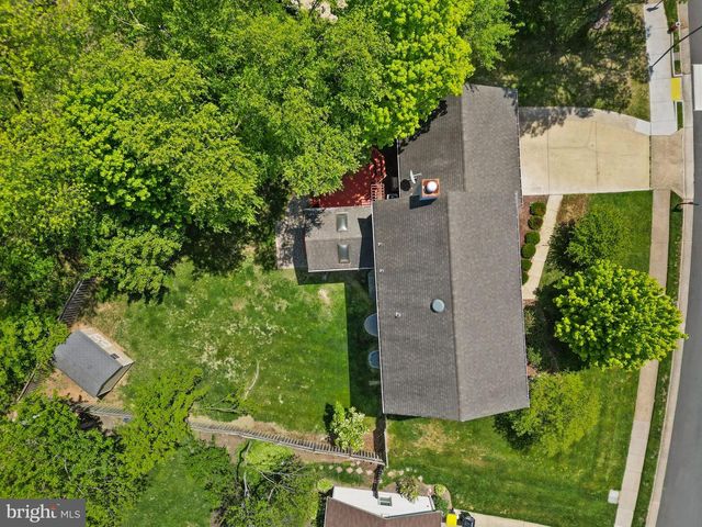 2592 JOHN MILTON DR, Herndon, VA 20171