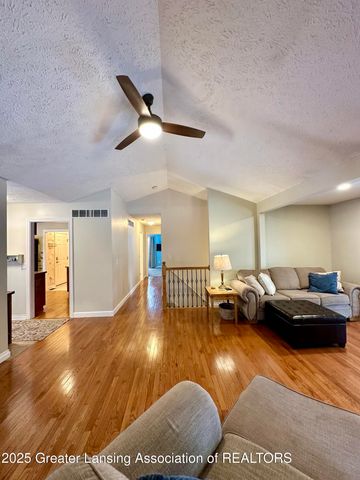 5372 Mirage Circle 30, Dimondale, MI 48821