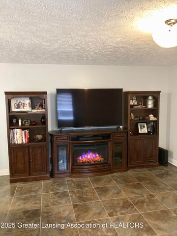 5372 Mirage Circle 30, Dimondale, MI 48821