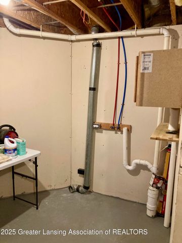 5372 Mirage Circle 30, Dimondale, MI 48821