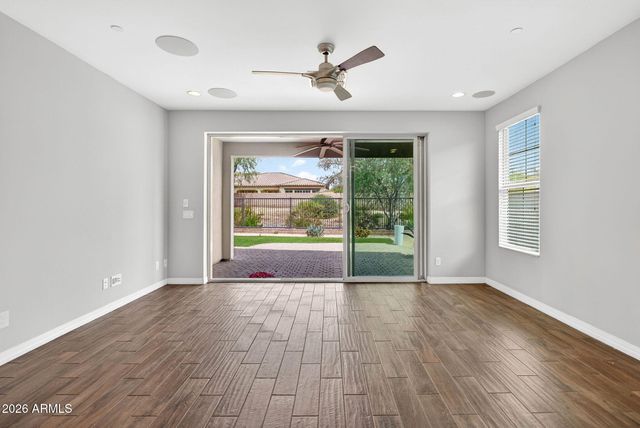 12124 W PEAK VIEW Road, Peoria, AZ 85383