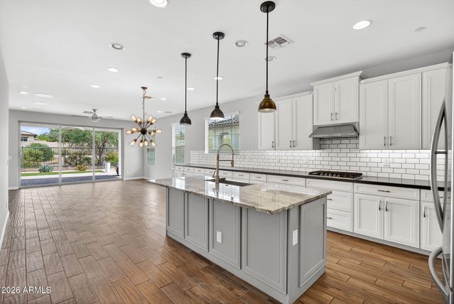 12124 W PEAK VIEW Road, Peoria, AZ 85383