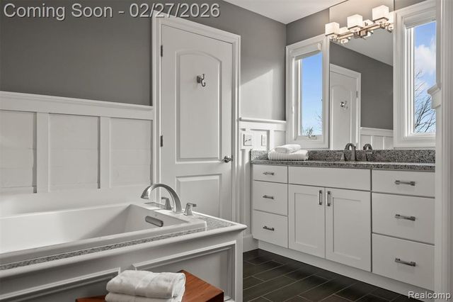 3575 Royal Berkshire Lane, Oakland, MI 48363