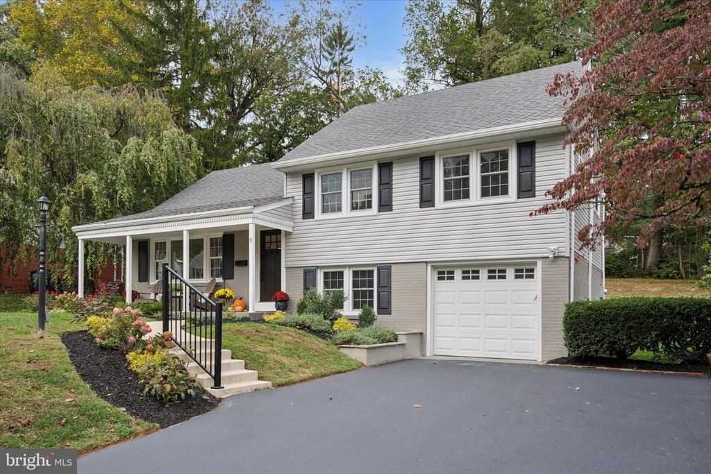 9 BRYAN AVE, Malvern, PA 19355