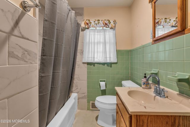 45 Beechwood Terrace, Matawan, NJ 07747