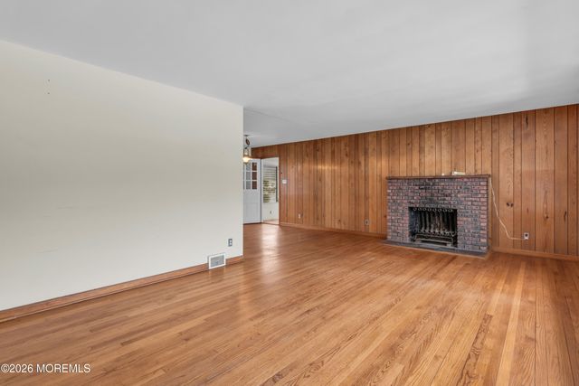 45 Beechwood Terrace, Matawan, NJ 07747