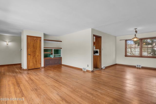 45 Beechwood Terrace, Matawan, NJ 07747