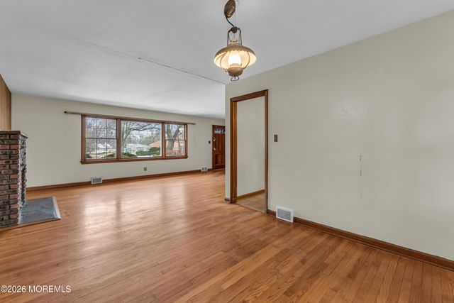 45 Beechwood Terrace, Matawan, NJ 07747