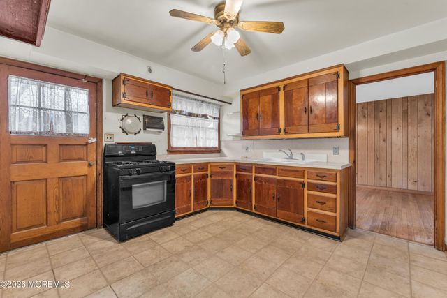 45 Beechwood Terrace, Matawan, NJ 07747