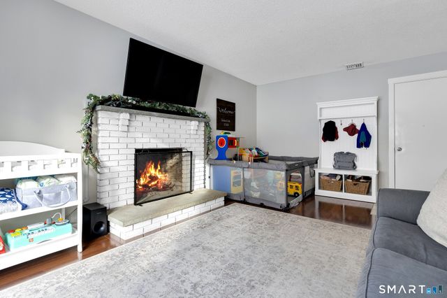 22 Harnish Lane, Wallingford, CT 06492