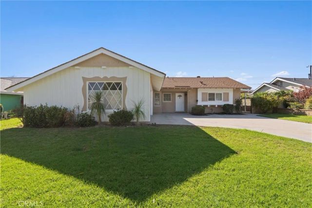 11271 Cherry Street, Los Alamitos, CA 90720