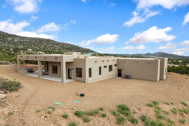 6 High Desert Vista, Santa Fe, NM 87505