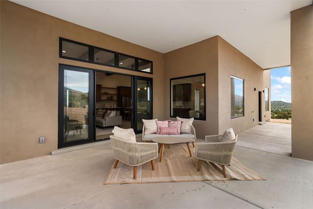 6 High Desert Vista, Santa Fe, NM 87505