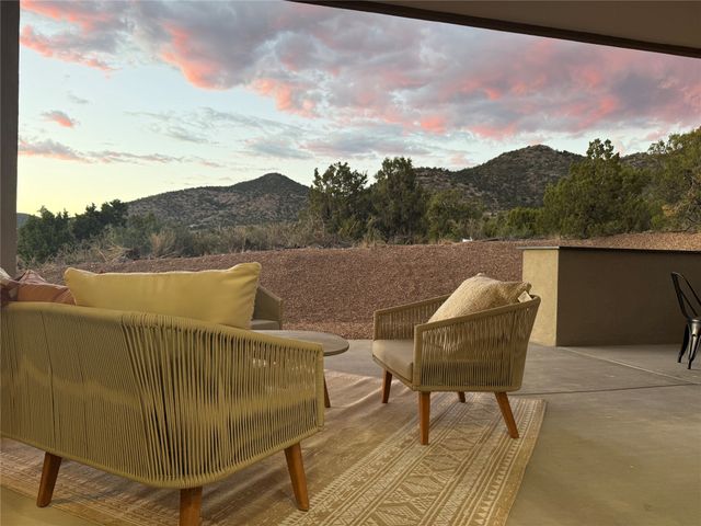6 High Desert Vista, Santa Fe, NM 87505