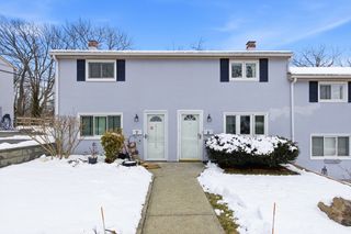 5 Lewis Farm Rd 5, Dedham, MA 02026