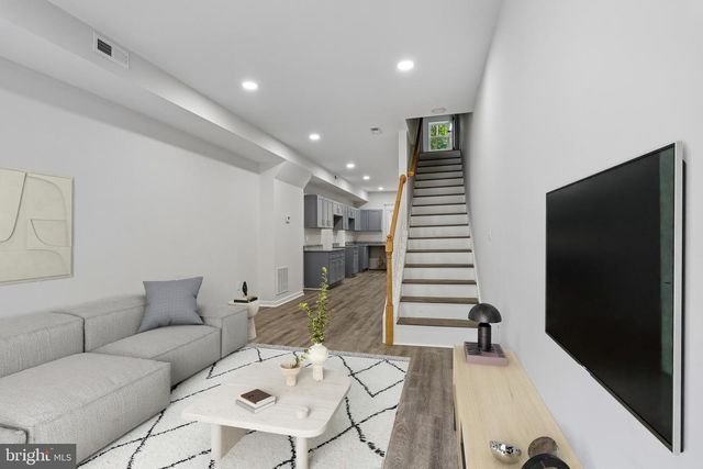 2615 MONUMENT ST, Baltimore, MD 21205