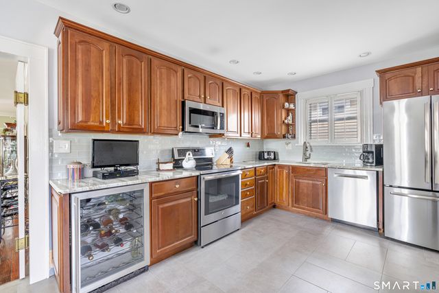 118 Freeman Avenue, Stratford, CT 06614