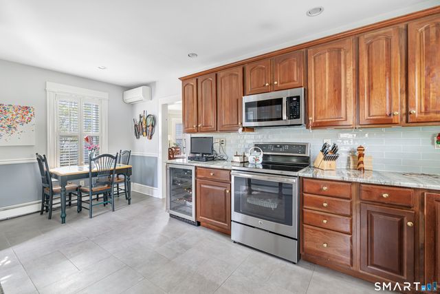 118 Freeman Avenue, Stratford, CT 06614