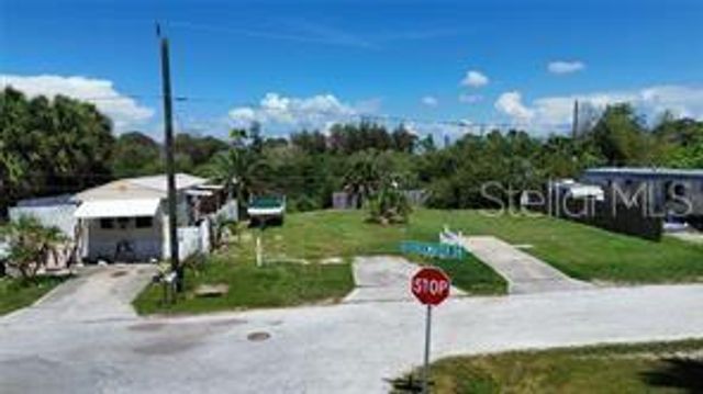 6981 EDGEWATER DRIVE, New Port Richey, FL 34652