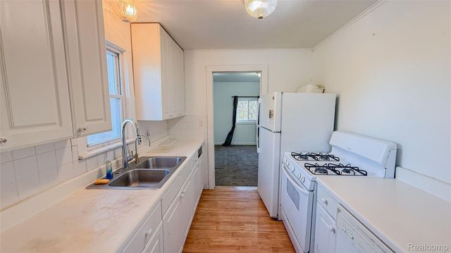 13810 9 Mile Road, Green Oak Township, MI 48178