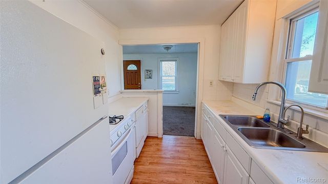 13810 9 Mile Road, Green Oak Township, MI 48178