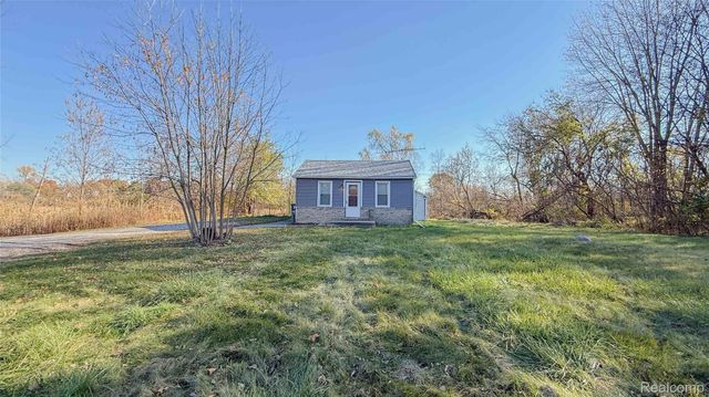 13810 9 Mile Road, Green Oak Township, MI 48178