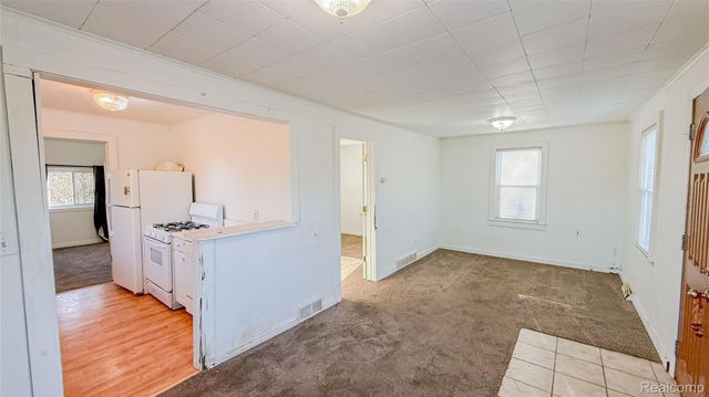 13810 9 Mile Road, Green Oak Township, MI 48178