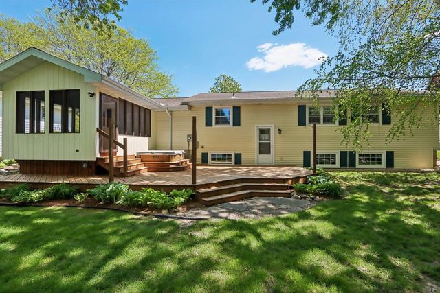 345 Veldor Street, Oregon, WI 53575