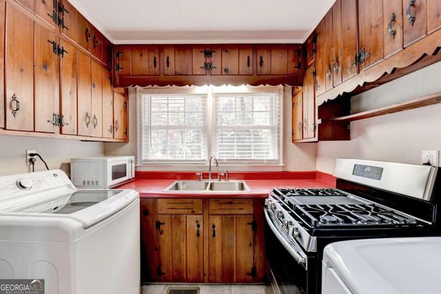 2805 Homeland Drive, Atlanta, GA 30360