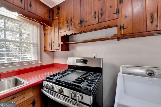 2805 Homeland Drive, Atlanta, GA 30360