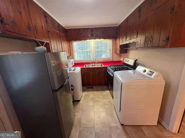 2805 Homeland Drive, Atlanta, GA 30360