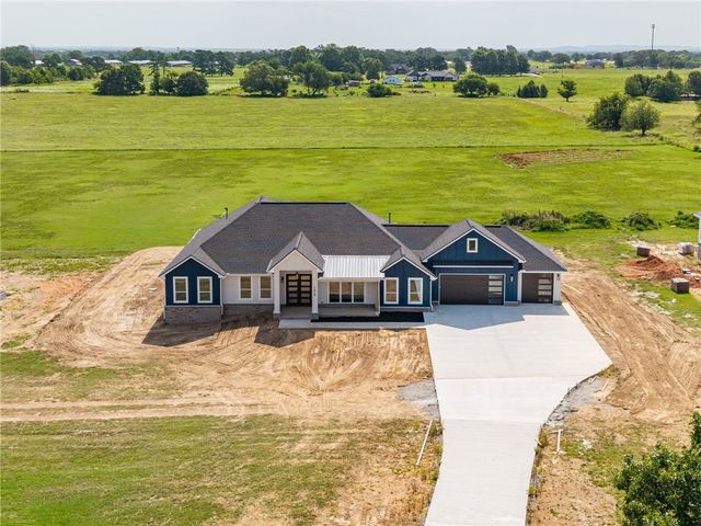 1618 NW Digby, Highfill, AR 72734