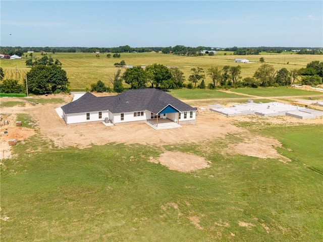 1618 NW Digby, Highfill, AR 72734
