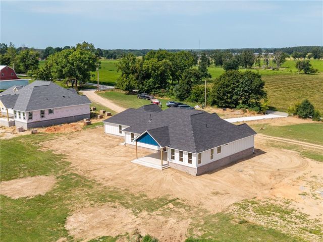 1618 NW Digby, Highfill, AR 72734