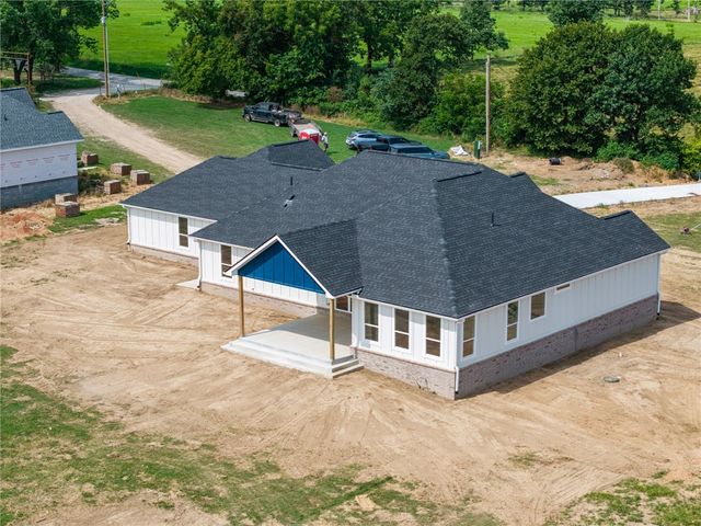 1618 NW Digby, Highfill, AR 72734