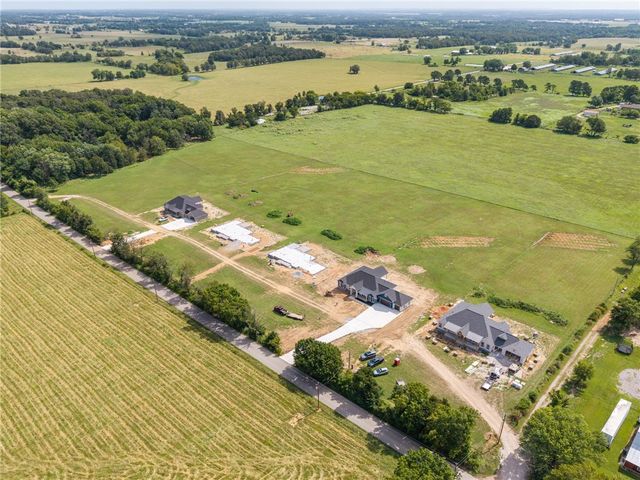 1618 NW Digby, Highfill, AR 72734