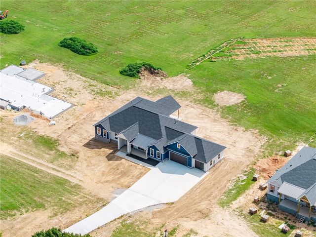1618 NW Digby, Highfill, AR 72734