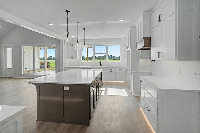1618 NW Digby, Highfill, AR 72734