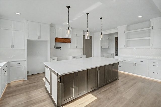 1618 NW Digby, Highfill, AR 72734