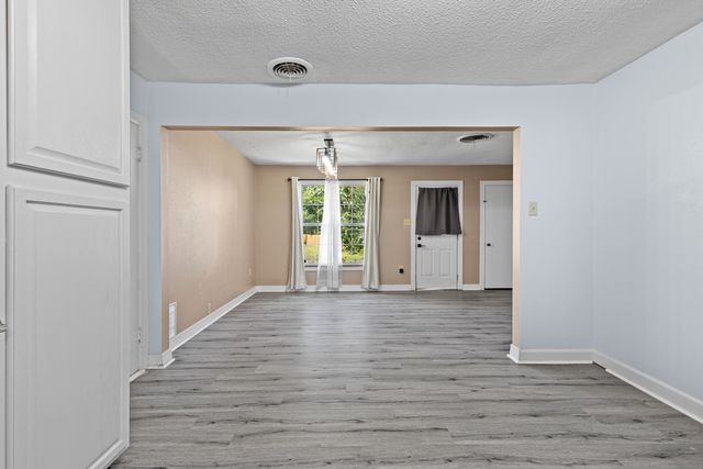 3504 Eastmoor Dr, Marshall, TX 75670