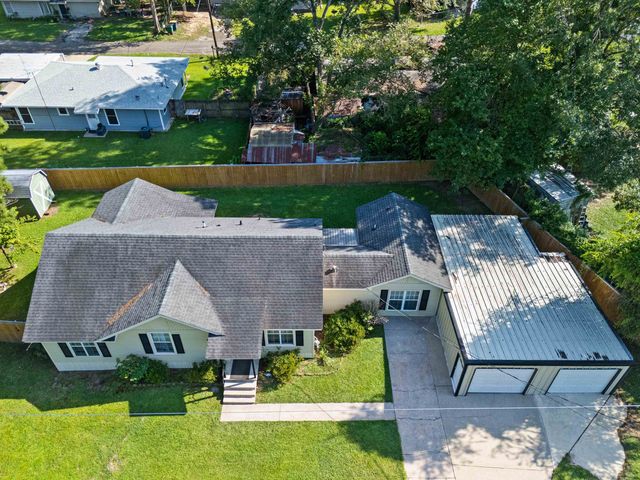 3504 Eastmoor Dr, Marshall, TX 75670