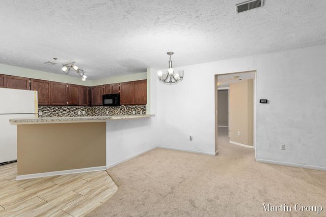 3101 Poplar Creek Drive Se 103, City Of Kentwood, MI 49512