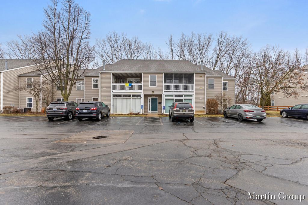 3101 Poplar Creek Drive Se 103, City Of Kentwood, MI 49512
